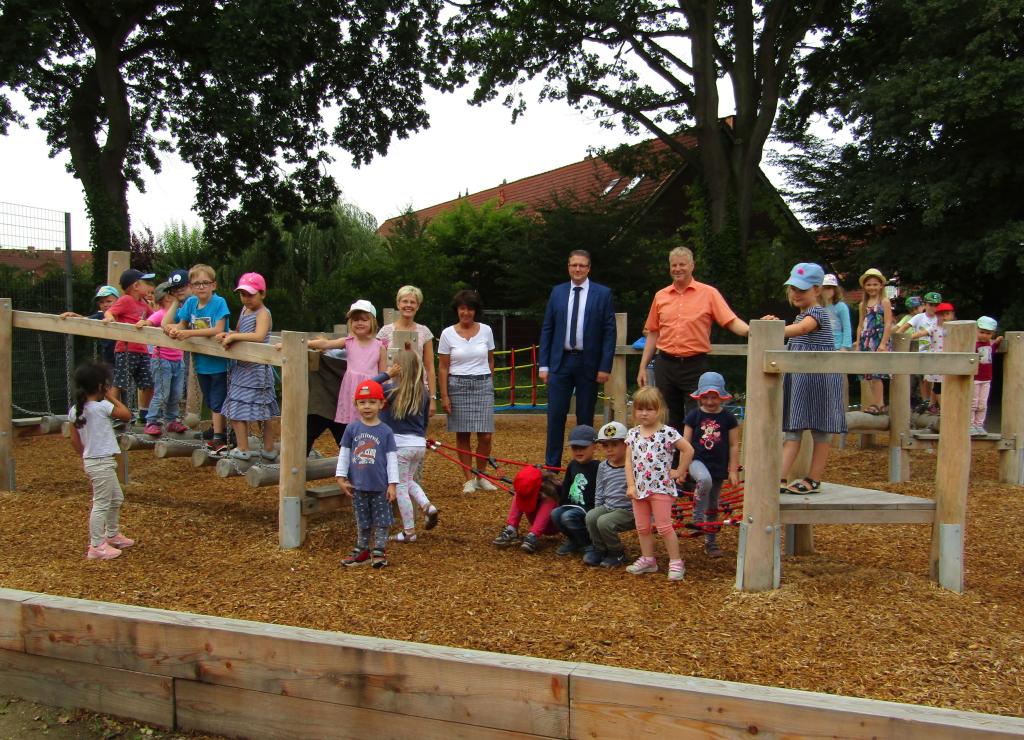 Neuer Kletter- und Balancierparcours an der Kita Schulstraße - Gemeinde