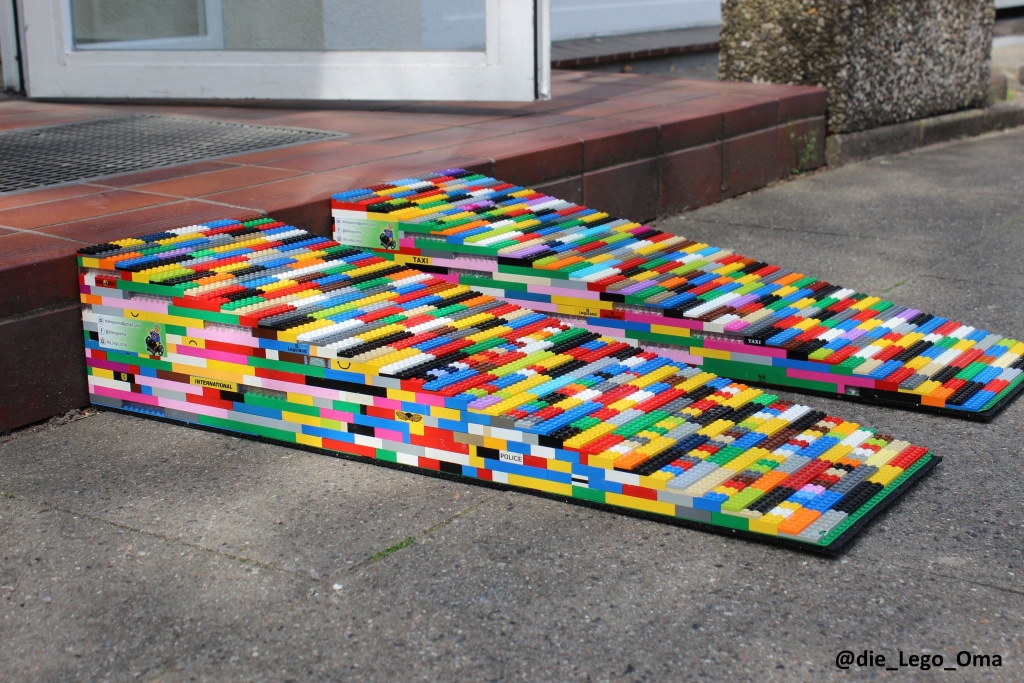 Rampe aus Legosteinen