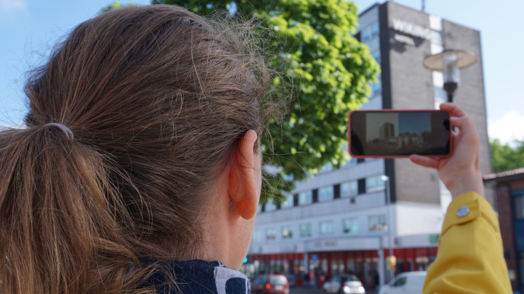 Die Nutzer:innen können bei den app-basierten Rundgängen „gestern“ und „heute“ gegenüberstellen.