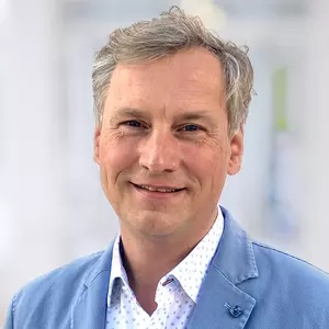 Pflegedienstleiter Jens Klindworth stellt am 6. November das Albertinen Hospiz Norderstedt vor. Foto: Albertinen Hospiz Norderstedt